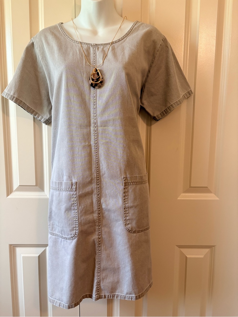 Casual Short Sleeve Denim Shift Dress in Light Gray, size L